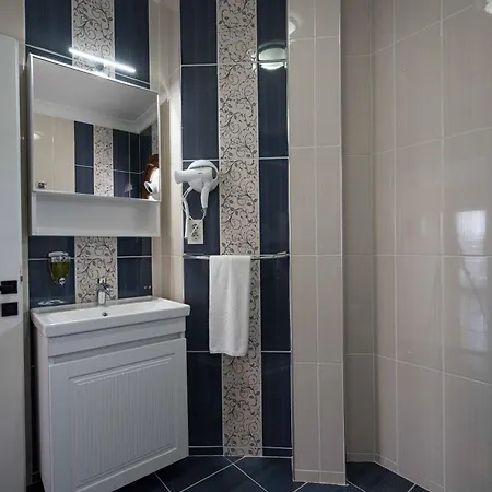 Rumet Cunda Hotel *